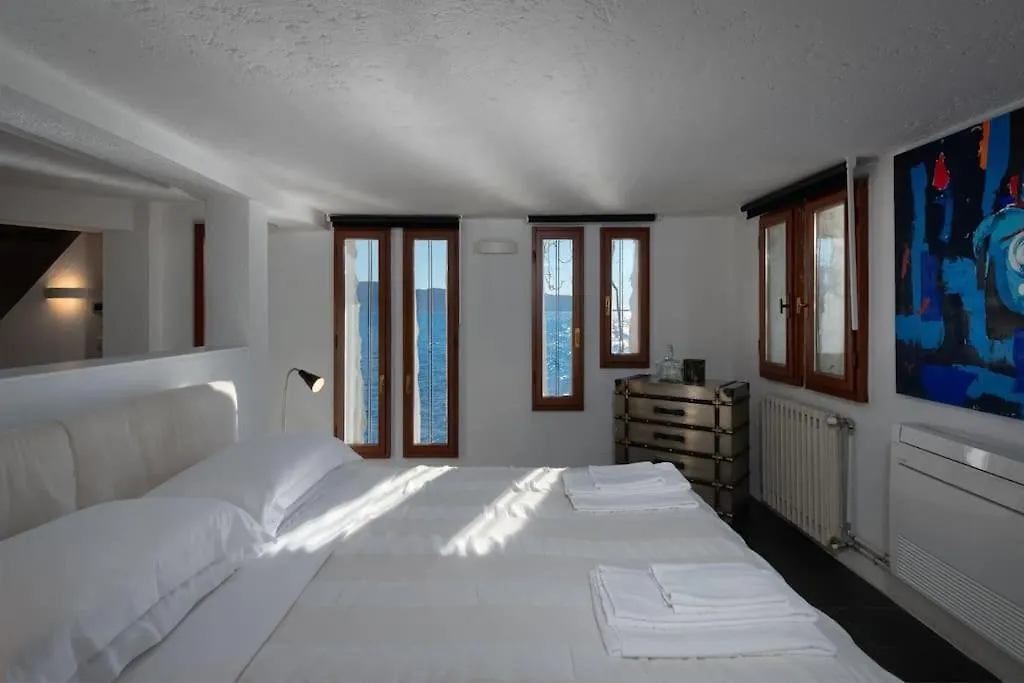 Villa Anna Toscolano Maderno 0*,  Italy